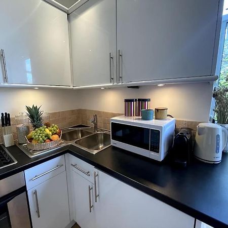 Cute&Cozy Studio Apt In Barons Court 伦敦 外观 照片