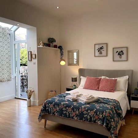 Cute&Cozy Studio Apt In Barons Court 伦敦 外观 照片