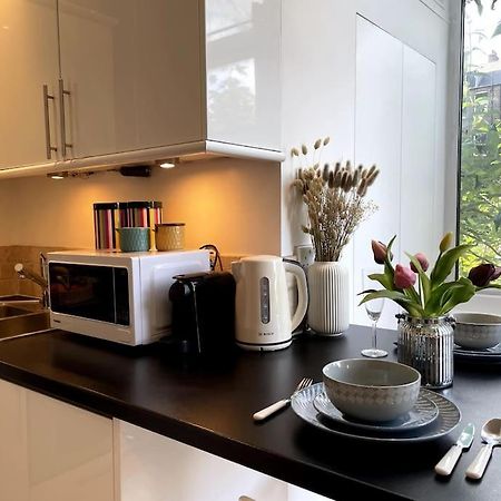 Cute&Cozy Studio Apt In Barons Court 伦敦 外观 照片