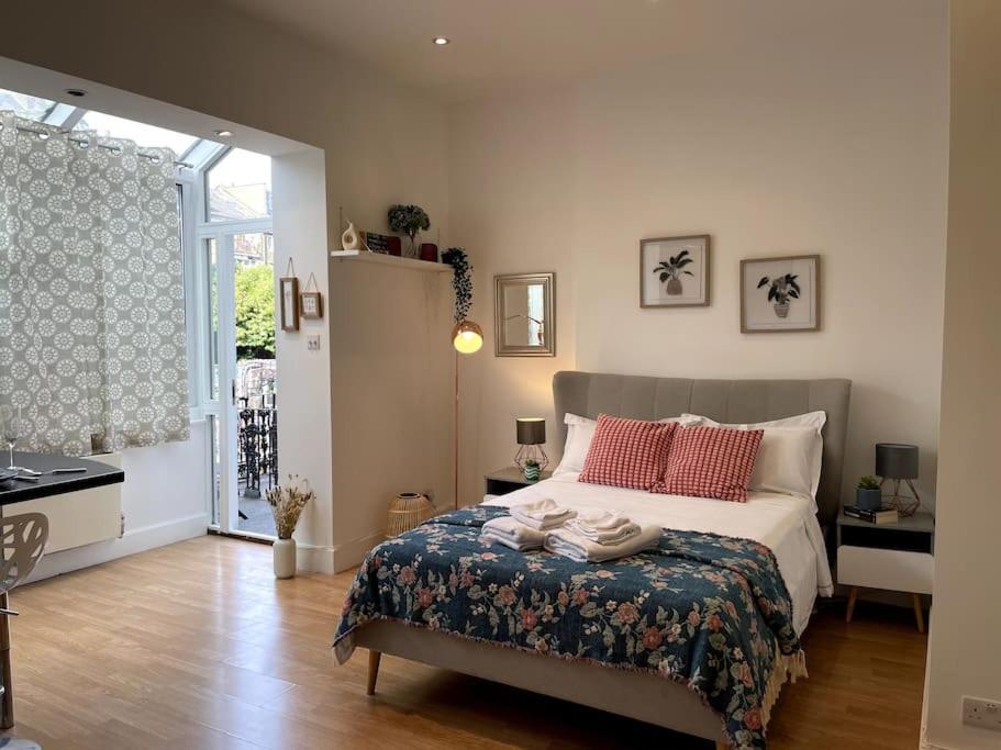 Cute&Cozy Studio Apt In Barons Court 伦敦 外观 照片