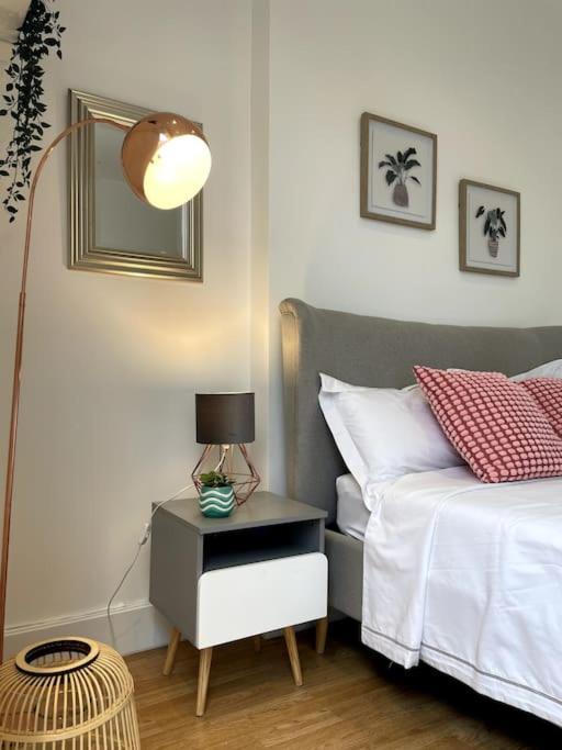 Cute&Cozy Studio Apt In Barons Court 伦敦 外观 照片