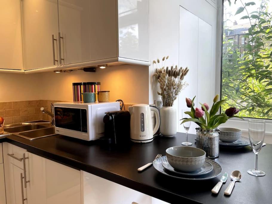 Cute&Cozy Studio Apt In Barons Court 伦敦 外观 照片