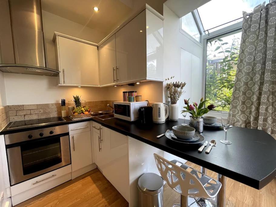 Cute&Cozy Studio Apt In Barons Court 伦敦 外观 照片